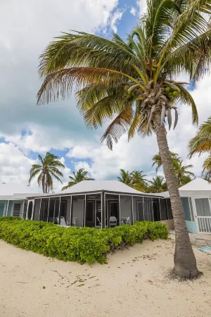Cozy beach cottage at Sea Lodges, Cayman Kai Отели в г. Rum Point