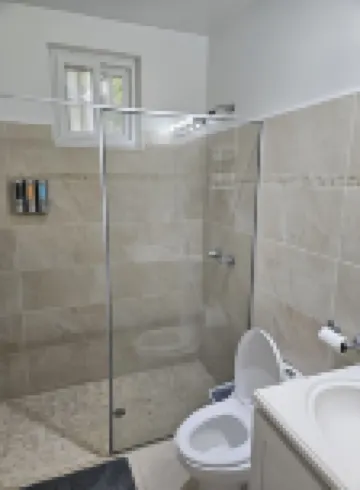 Jungle Beach House, Hidden in the Jungle, Yet Just a 6 Minute Walk to The Beach! Hotels in 