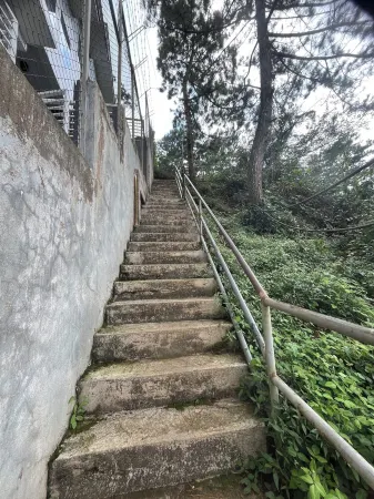 A quiet and amazing place with mountain view and cool breeze of Baguio City.