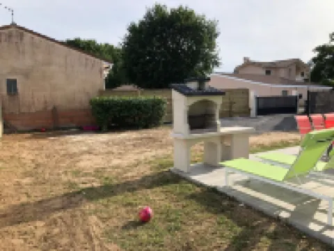 Villa of 125 m², Air conditioning, 4 bedrooms, sleeps 10, terrace, garden ... Hotels in Gujan-Mestras