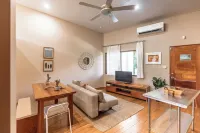 Cozy Apt close by good coffee, surf, beach, shops & restaurants