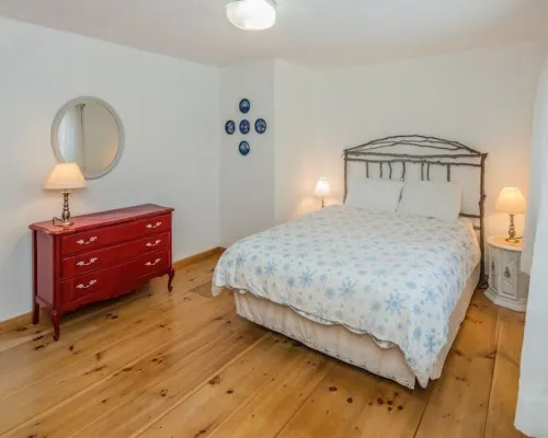 Merry Maple Getaway Hotels in Mendon