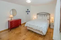 Merry Maple Getaway Hotels in Mendon