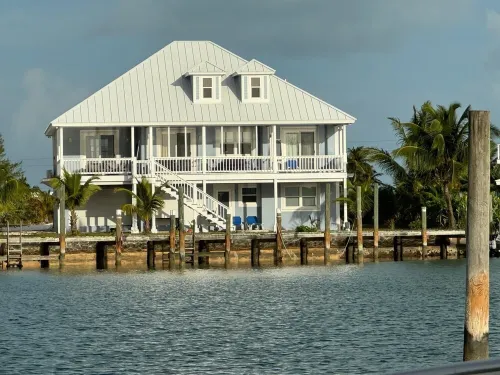 Starboard House:  Main Unit in Canalfront Home close to beach Hotels in Great Abaco