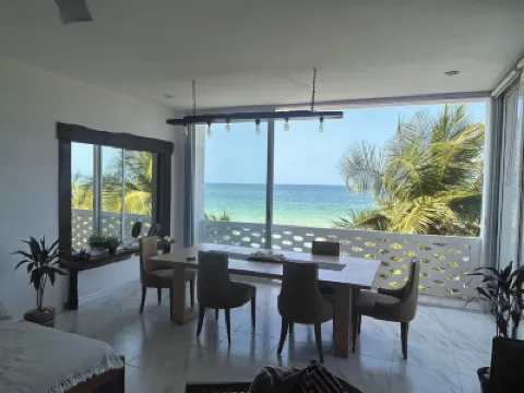 Amazing Beach Waterfront Penthouse Hotels in 