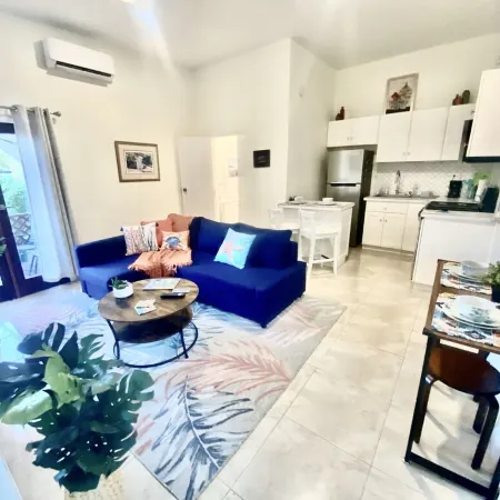 No Chores! 2 BD 2 BA in the heart of Havensight