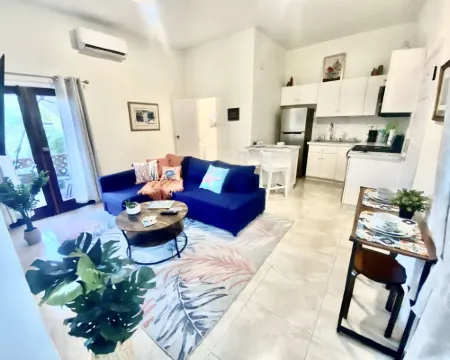 No Chores! 2 BD 2 BA in the heart of Havensight サウスサイドのホテル