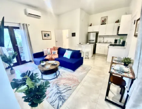 No Chores! 2 BD 2 BA in the heart of Havensight Hotels in 