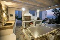 Villa Kyklamino - Einzigartige Villa mit Meerblick Hotels in Chloraka