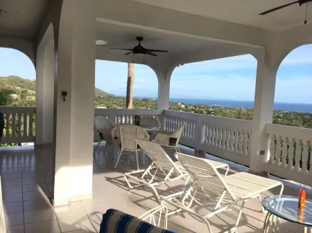 Casa Anonna - Stunning oceans views and pool!