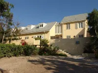 Beyond Reach ocean view home  호텔