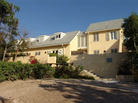 Beyond Reach ocean view home Отели в г. Данмор-Таун