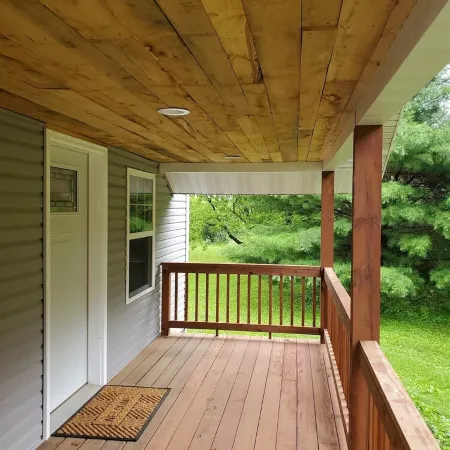 Cozy country charm with a convenient location