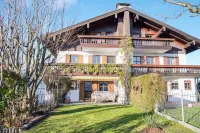 Alpenblick, apartment with terrace and balcony Hotels in Eggstatt