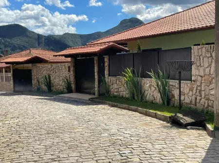 Leisure House with Pool Отели в г. Нова-Фрибургу