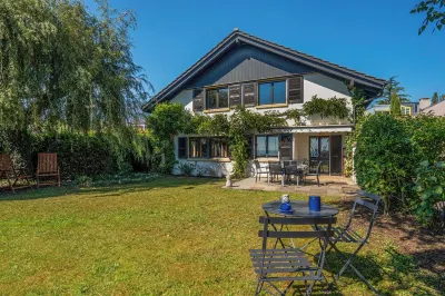 Villa Azur on Lake Neuchâtel Hotels in 