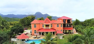 Eden Crest Villa-Ocean and Mountain Views Hotel a 