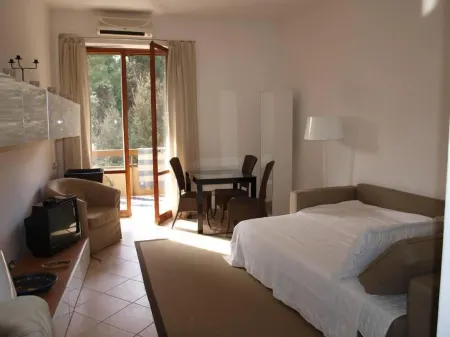 300 mt from the sea, terrace in the green in Viareggio.