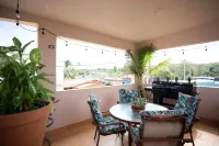 Casa Del Mar Beachfront House on quiet beach, surf out front, tidepools for kids Hotel a Aguada