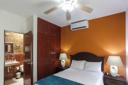 27 Ely House Отели рядом с достопримечательностью «Ka'Yok' Planetario de Cancun»