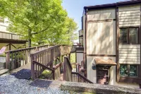 Hike, Ski and Fish! Sunset-View Condo in Beech Mtn - 3-Star
