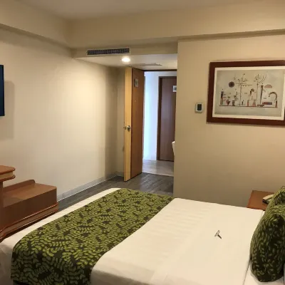 Hotel Aeropuerto Hotels near Venustiano Carranza