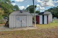 Modern & Cozy Home Mins to everything