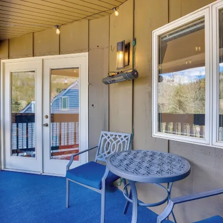 Copper Mtn Condo w/ Heated Pool: Ski-in/Walk-Out!