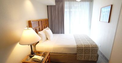 スタンダードスイート(1ベッドルーム)(バスルーム2室)(パーム) インペリアル ハワイ リゾート アット ワイキキの写真