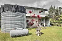 Tropical Volcano Bungalow < 4 Mi to Nat'l Park! - 3-Star