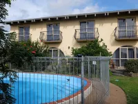 299 on Devon West - Pools