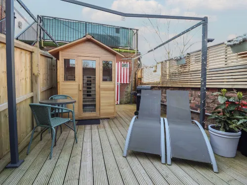 Circus Circus Hotels in Pentre Halkyn