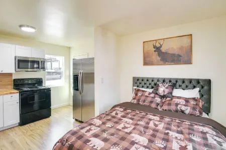 Studio 2 Mi to Feather River Bring Your Pet! Отели в г. Гридли