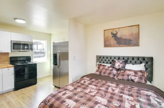 距羽毛河2英里的開間：帶上你的寵物！