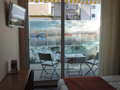 ويلكوم إن - سويتس آند هوستل فنادق في 