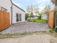5 Cliff Lane
