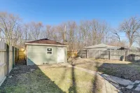 3 Mi to Hard Rock Casino: Charming Home in Gary!