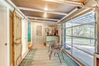 8 Mi to Ozark Folk Center: Home w/ Hot Tub & Deck - 3-Star