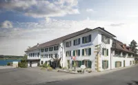 Hotel Bad Murtensee Отели в г. Муртен