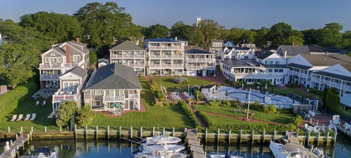 The Harborside Inn Hotels in Dukes County