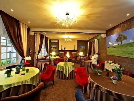 Logis Hôtel Hostellerie Saint-Jacques Отели в г. Сент-Эстеф