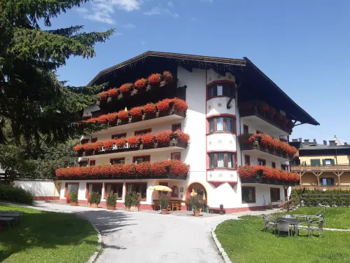 Landhaus Klausnerhof Hotel Garni فنادق في Gemeinde Seefeld in Tirol