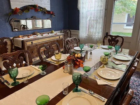 Hickory House Inn Отели в г. Анаконда