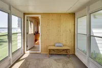 Hackensack Waterfront Retreat on Tenmile Lake - Homestays