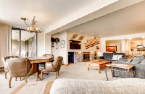 Spacious Penthouse 3Br ~No Cleaning Fee~Kids Ski Free! 3 Bedroom Condo by RedAwning