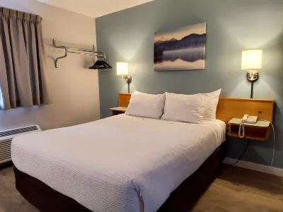Fireweed Motel Hotels in Smithers
