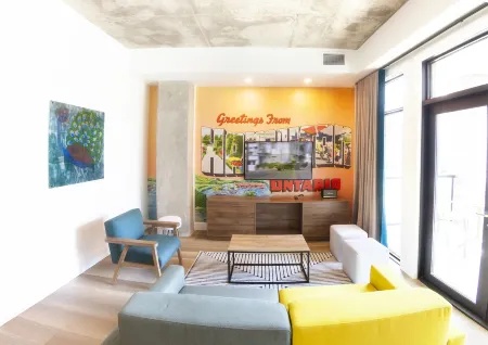 The Laundry Rooms Augusta Отели рядом с достопримечательностью «McMaster University Centre for Continuing Education»