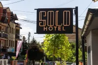 Solo Hotel - parking