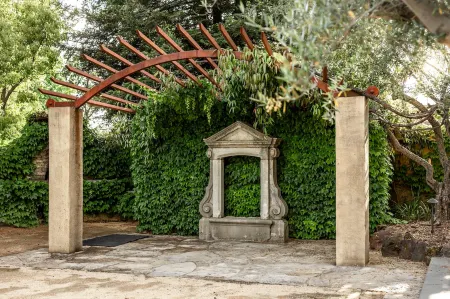 Seven Branches Venue and Inn Отели в г. Феттерс Хот Спрингс-Агуа Калиенте