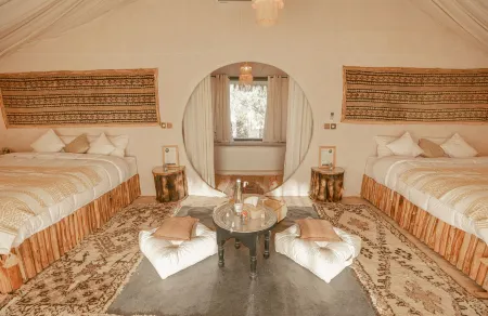 Imperial Glory Lodges Отели в г. Тисрдмин